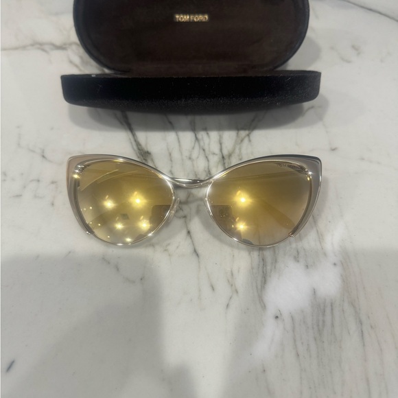 Brand new Tom Ford cat eye sunglasses! - Picture 4 of 9